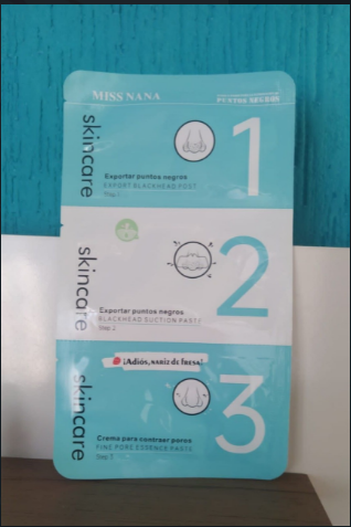 Mascarilla puntos negros